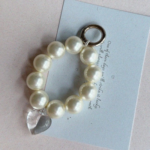 pearl clear heart keyring